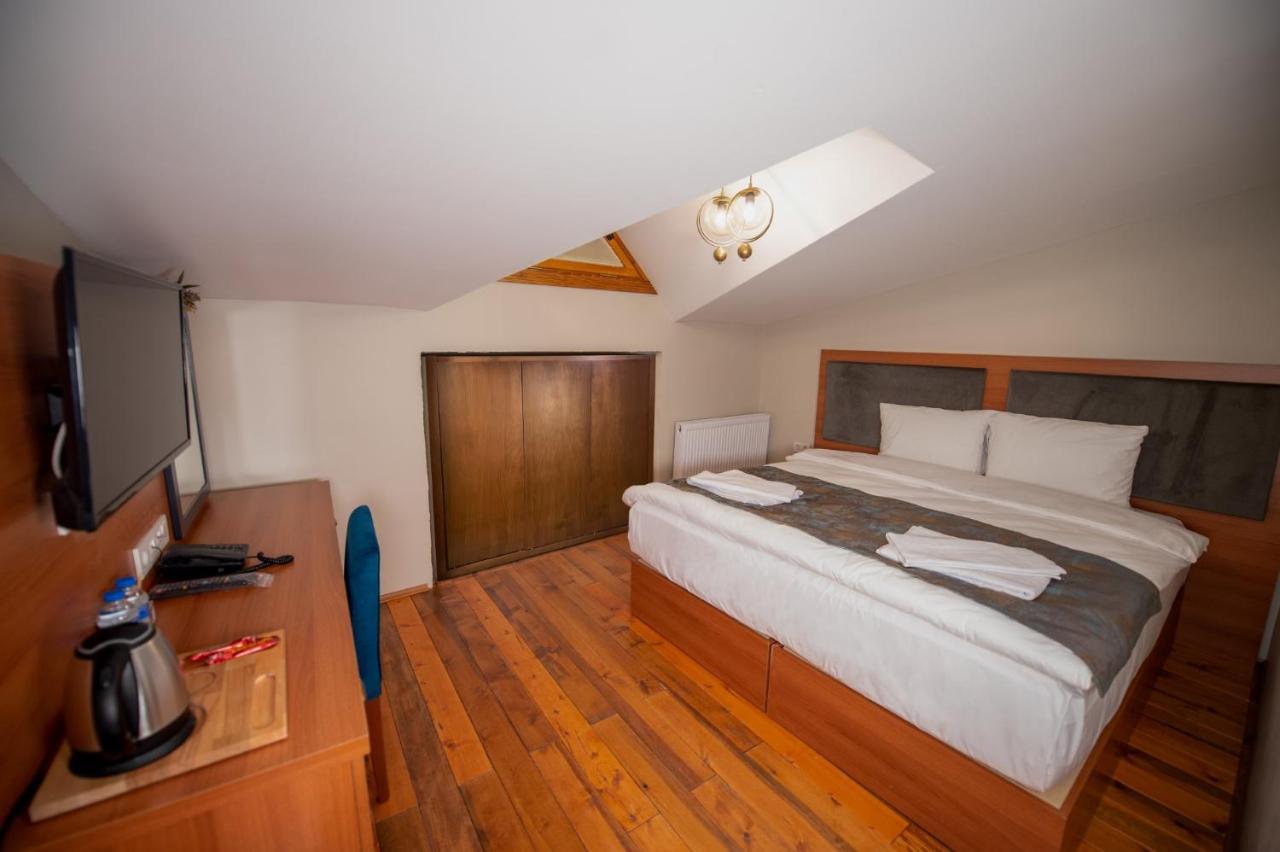 Ahiska Palas Otel Kars Buitenkant foto