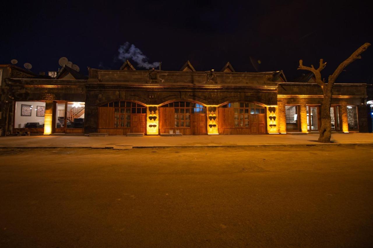 Ahiska Palas Otel Kars Buitenkant foto