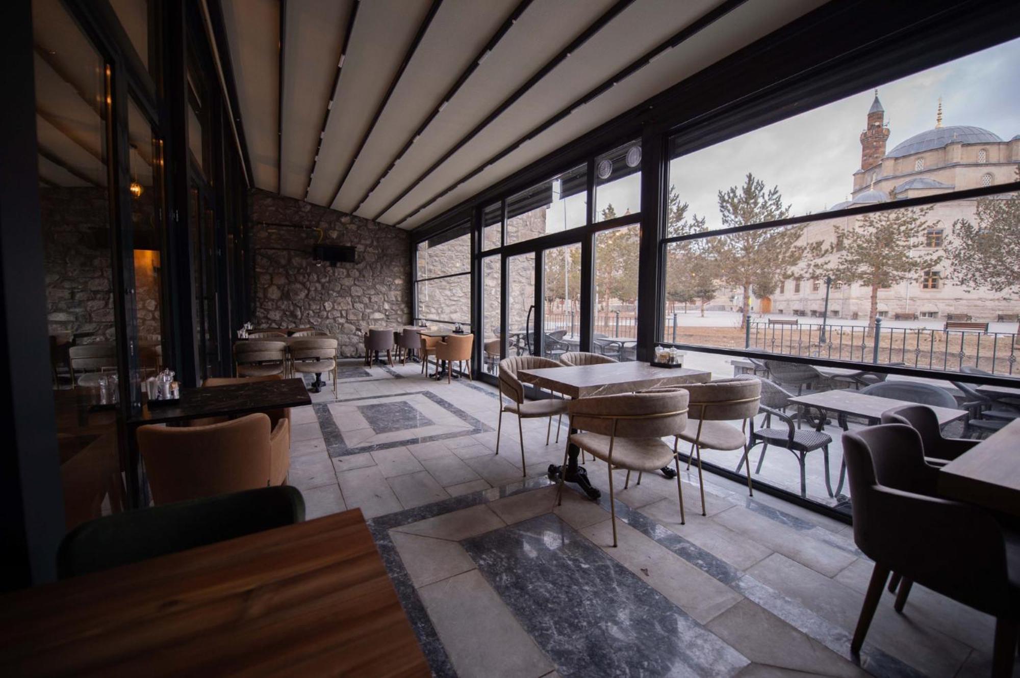 Ahiska Palas Otel Kars Buitenkant foto